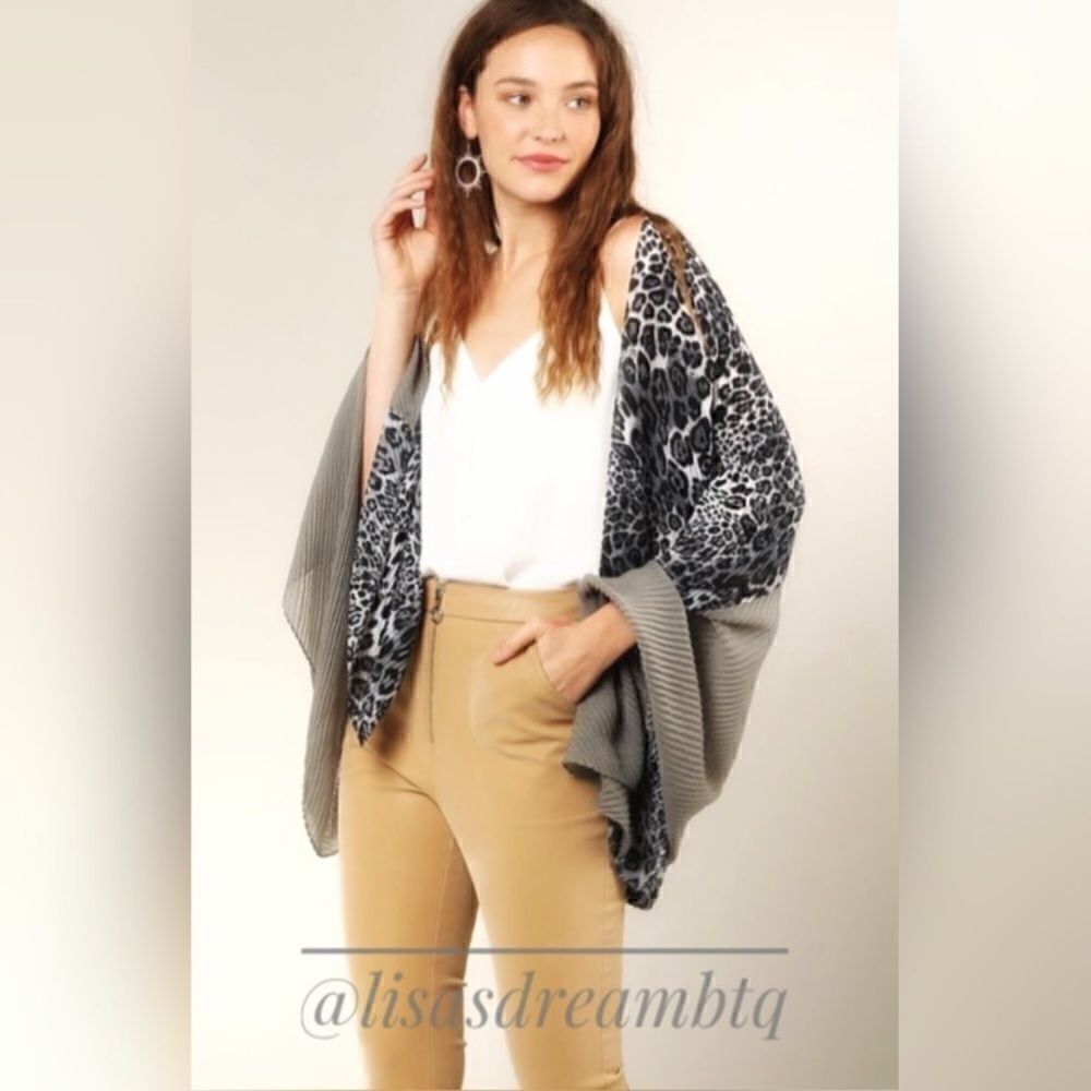 Grey Leopard Print & Solid Pleated Versatile Long Scarf - Picture 11 of 11